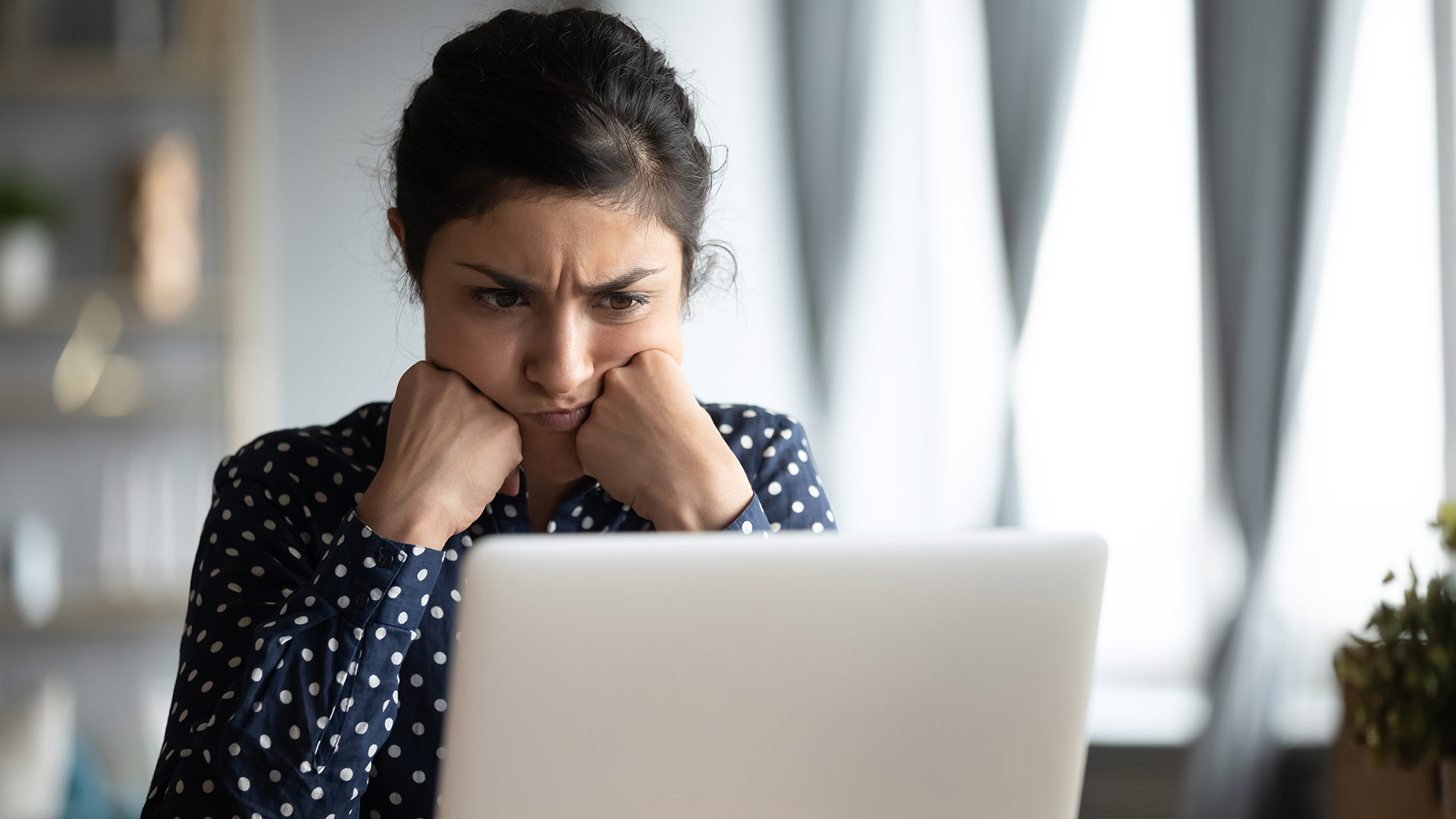 Wie löse ich online Probleme? Jetzt ansprechen oder besser noch warten?